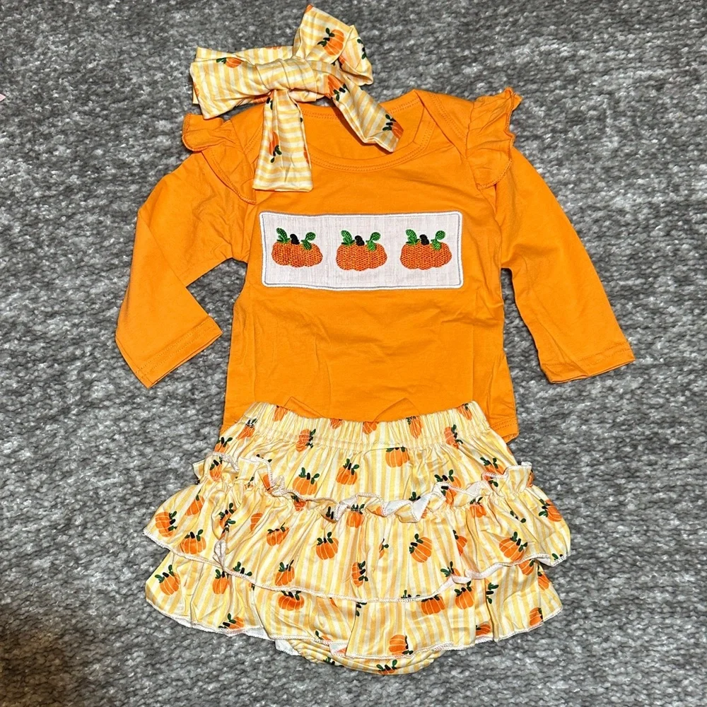 NWOT baby girls 3 pieces smocked pumpkin onesie, ruffle skort & headband 3/6mo
